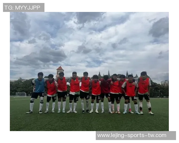 广州小学足球比赛精彩纷呈小球员们展现青春活力与团队精神